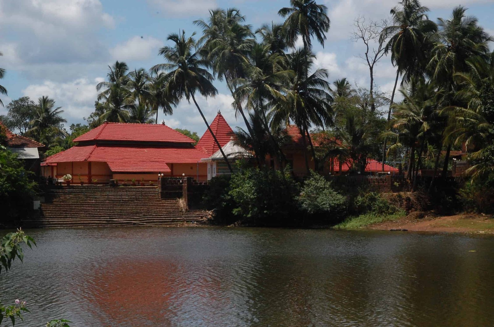 Temple near Maachli