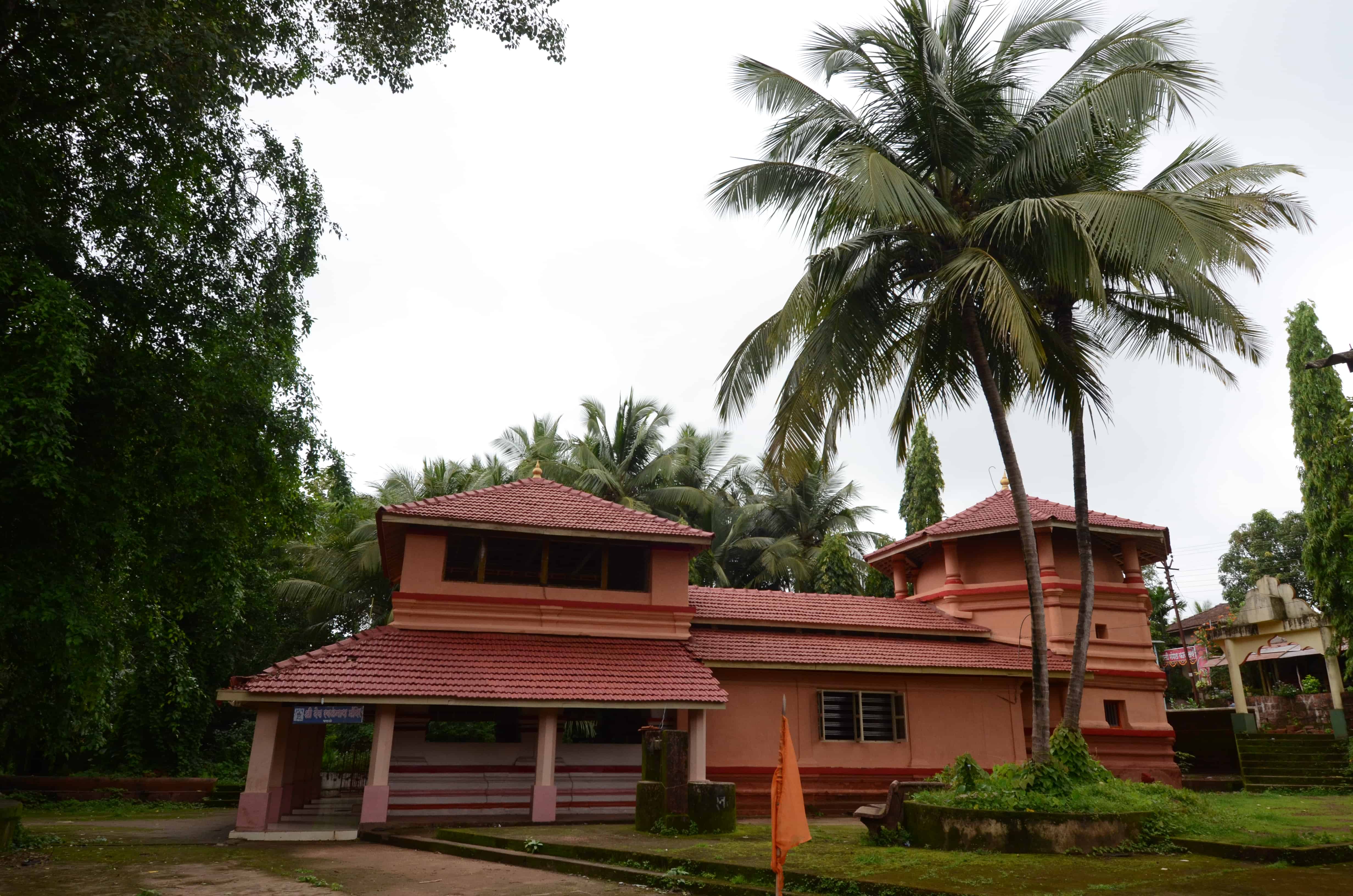 Temples near Maachli 04